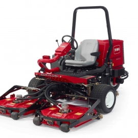 The Toro Groundsmaster 3500-D Sidewinder is a revolutionary triplex rotary mower designed for superior performance trimming.