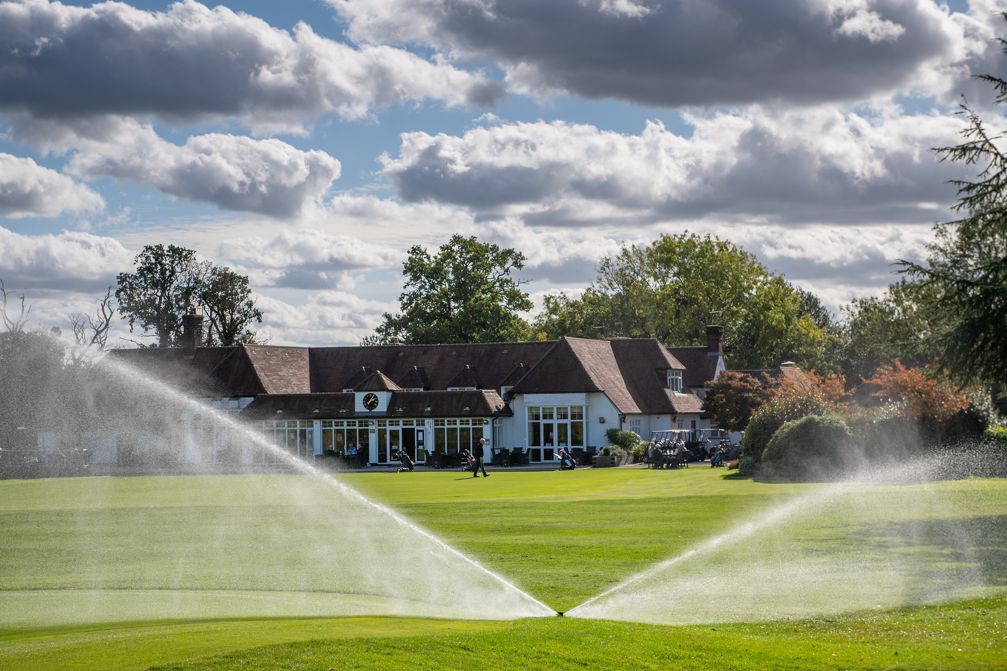Toro sprinkler sending water in 2 directions at West Herts