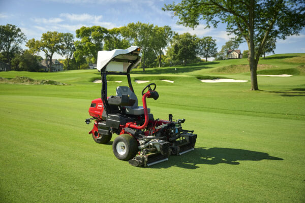 Toro’s Groundsmaster eTriFlex 3360 with GeoLink Mow