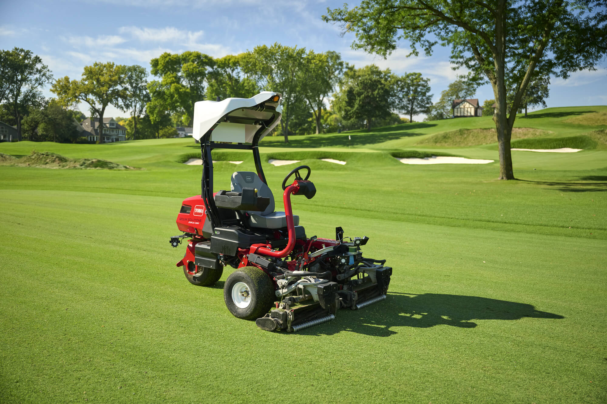 Toro’s Groundsmaster eTriFlex 3360 with GeoLink Mow