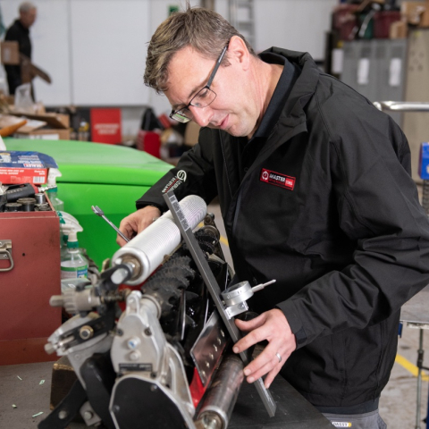 Reesink’s first Master Service Technician, David Creasy, hard at work on the Master Service Technician programme.