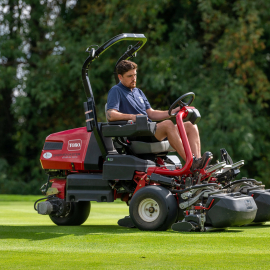 As the industry’s first lithium battery-powered ride-on mower, the eTriFlex 3370 has proved a popular, sustainable solution for eco-conscious greenkeepers.