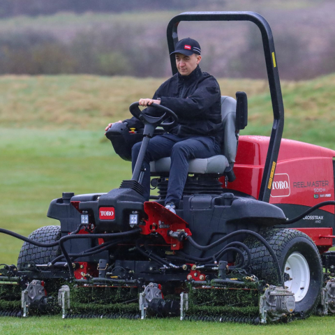 The upgraded Reelmaster 5010-H was just one of the Toro machines at Reesink’s recent product training session for the sales team and dealers at Celtic Manor.