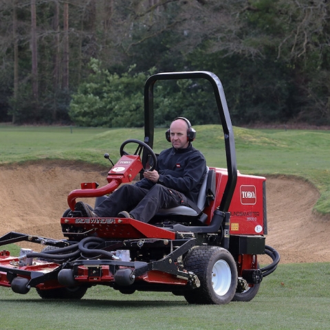 The Groundsmaster 3500-D is now course manager Derrick Johnstone’s favourite machine due to its precision cutting on the tee banks and semi-roughs.