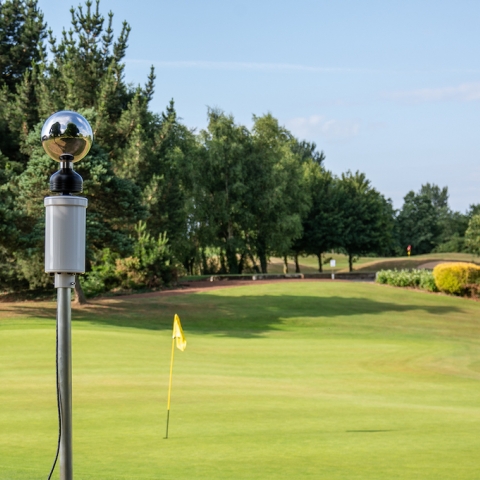 Accurate lightning detection with Biral’s BTD-200 lightning warning system from Reesink Turfcare.