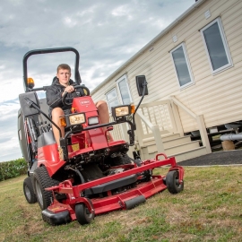 The ProLine H800 provides a fine finish around caravans, playgrounds and trees.