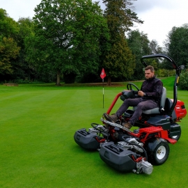The Greensmaster eTriFlex 3360, seen here with course manager Karl Williams, solved Worcester Golf Club's noise pollution problem.